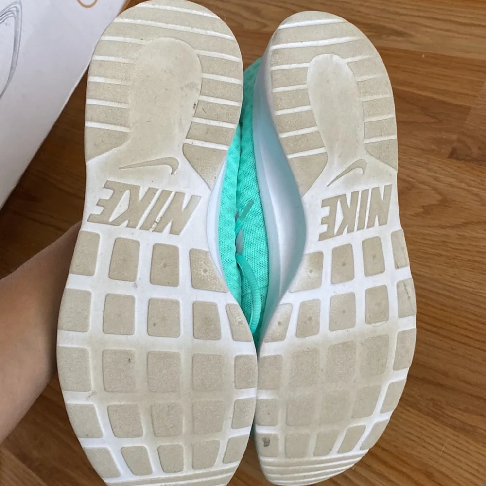 Turquoise Nike Roshe Women’s Tennis Shoes - Picture 3 of 4